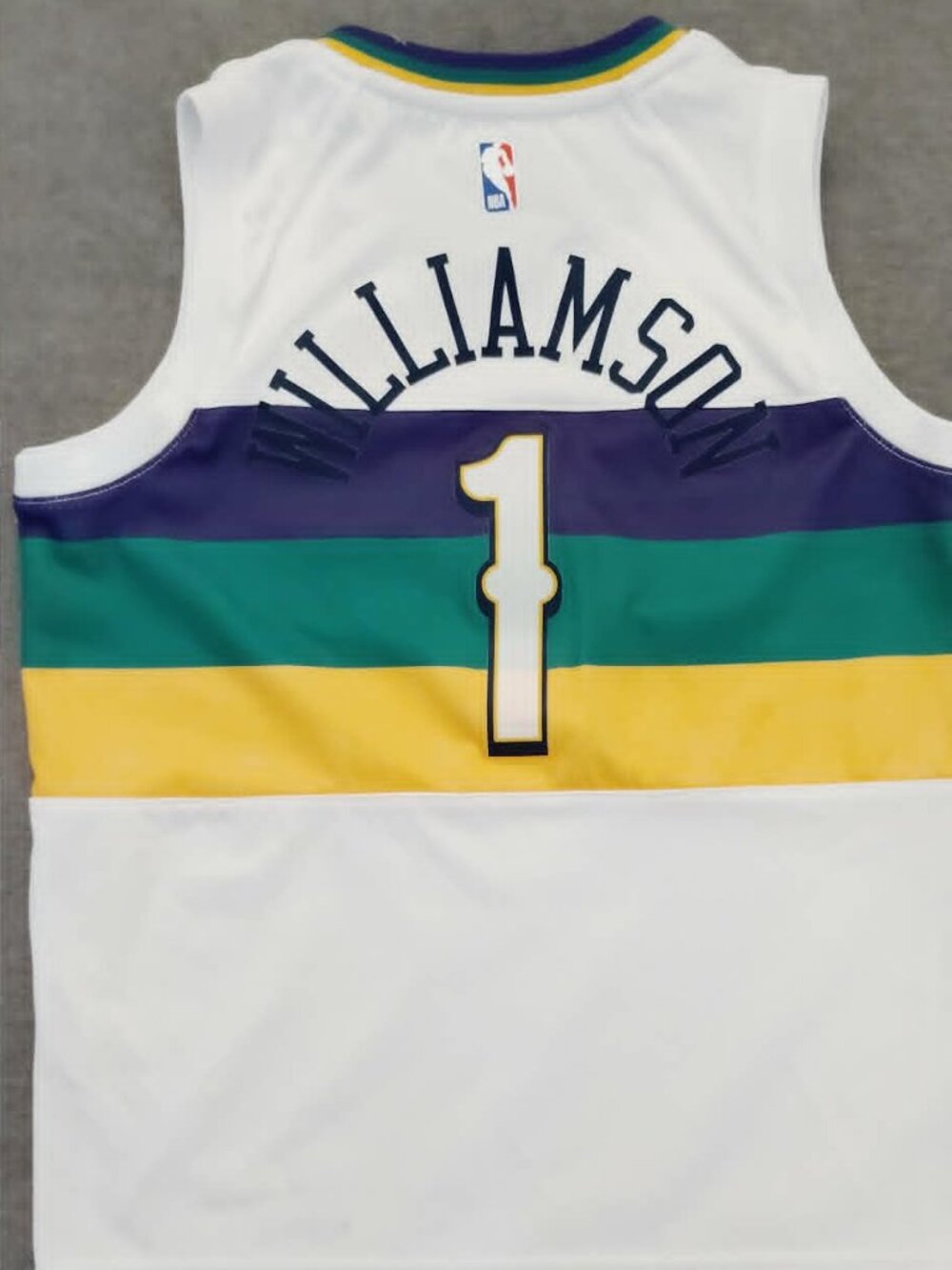 Nike Zion Williamson NBA New Orleans Pelicans Youth Medium Jersey White